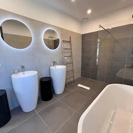 Porra Avec Piscine 8 Pers Vue Montagne Villa *